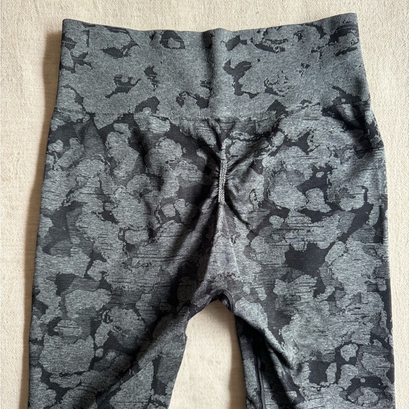 Gymshark Adapt Seamless Leggings - Picture 2 of 6